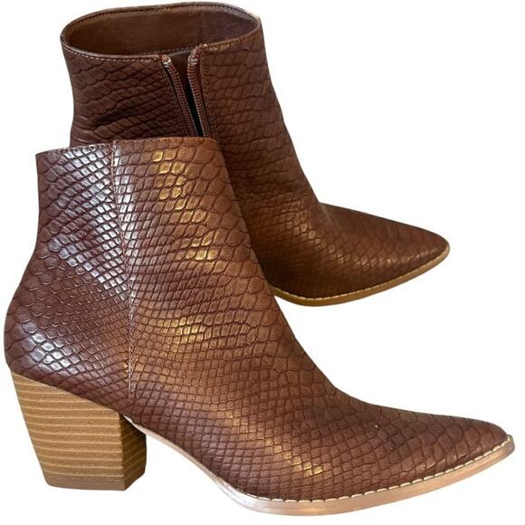 Lulu's x Matisse Spirit 7.5 snake pointed toe ankle booties 2900 - Picture 1 of 9